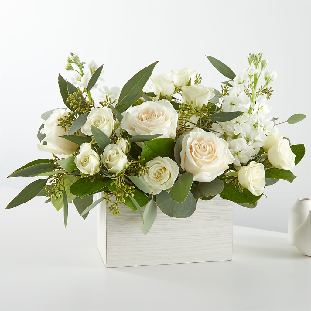 Fresh Linen Box Bouquet – FRENCH'S NEW ALBANY FLOWER SHOP, New Albany MS