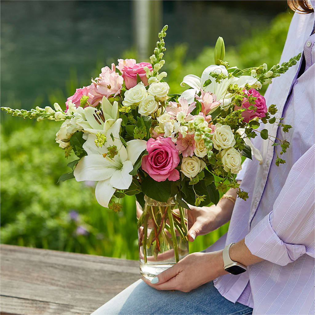 Fondly Bouquet – FRENCH'S NEW ALBANY FLOWER SHOP, New Albany MS